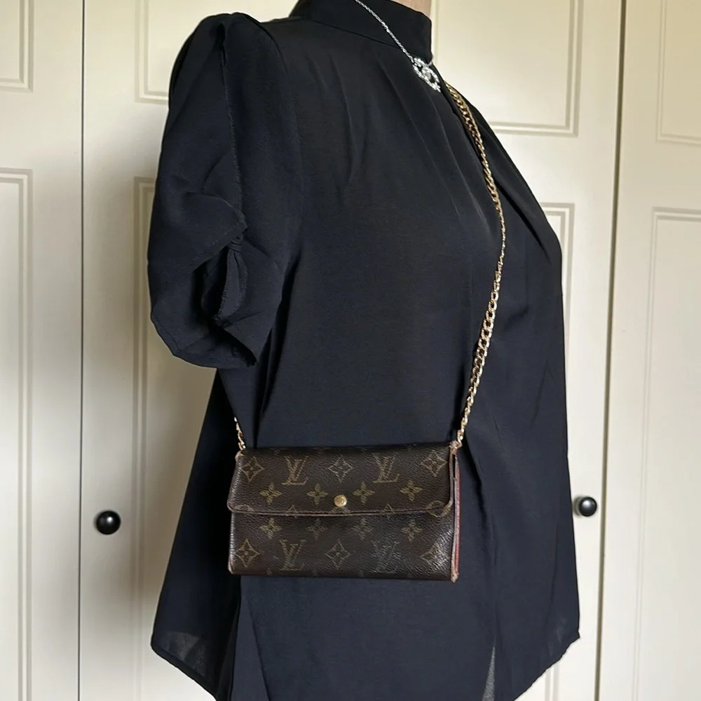 Authentic Louis Vuitton Wallet; used as a crossbody reposhing from @Jebwa